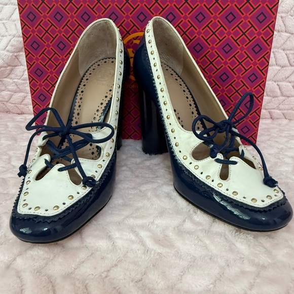 Beautiful Tory Burch navy/ivory Cambridge pump 6.5. - Picture 5 of 13